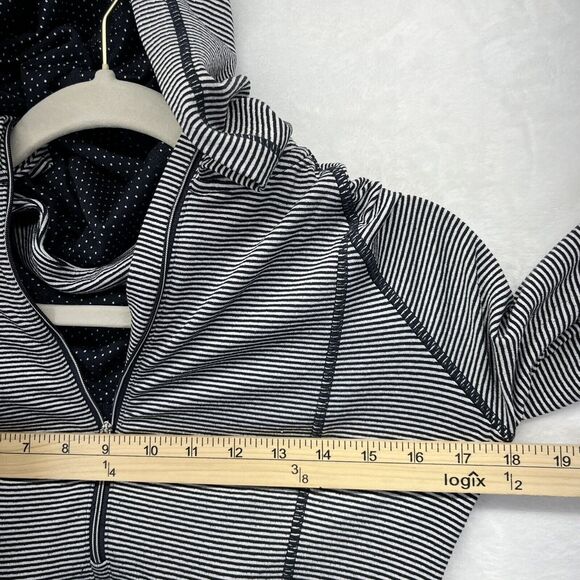 Athleta 1/2 Zip Hoodie Women’s Size XS Striped Heavenly Hail Thumb Hole - Picture 5 of 10